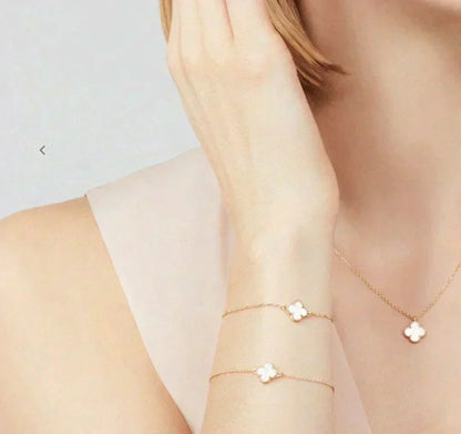 [⭐Reverie Jewels]CLOVER MINI 9.5MM WHITE MOTHER-OF-PEARL NECKLACE