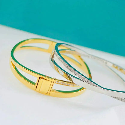 [Reverie Jewels]NARROW HINGED BANGLEIN WITH DIAMONDS SMALL