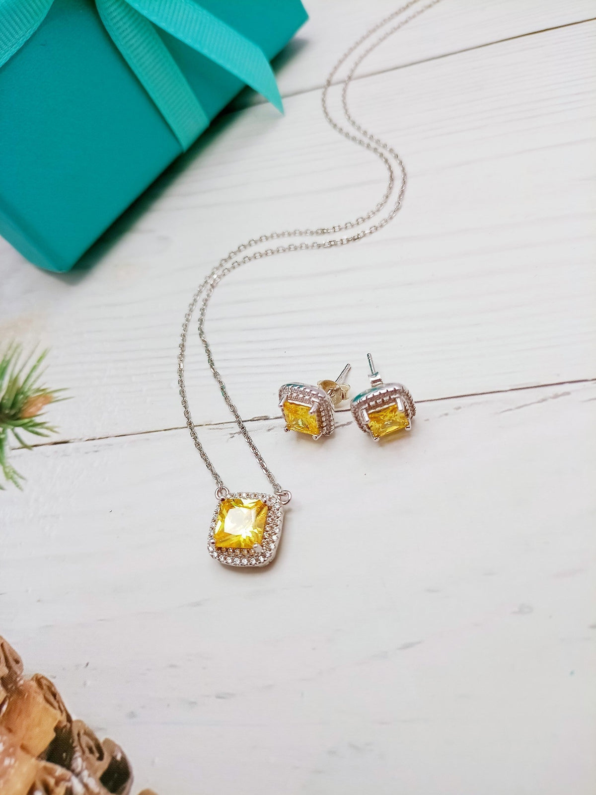 [Reverie Jewels]SPARKLERS CITRINE GEMSTONE PENDANT NECKLACE STERLING SILVER