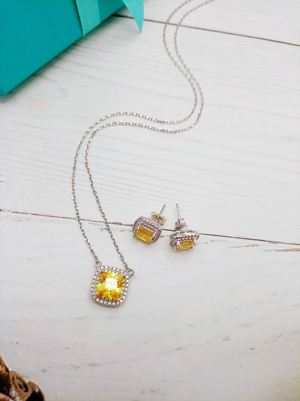 [Reverie Jewels]SPARKLERS CITRINE GEMSTONE PENDANT NECKLACE STERLING SILVER