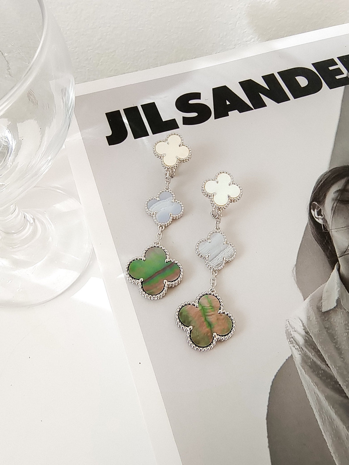 [⭐Reverie Jewels]CLOVER 3 MOTIFS CHALCEDONY DARK MOP SILVER EARRINGS