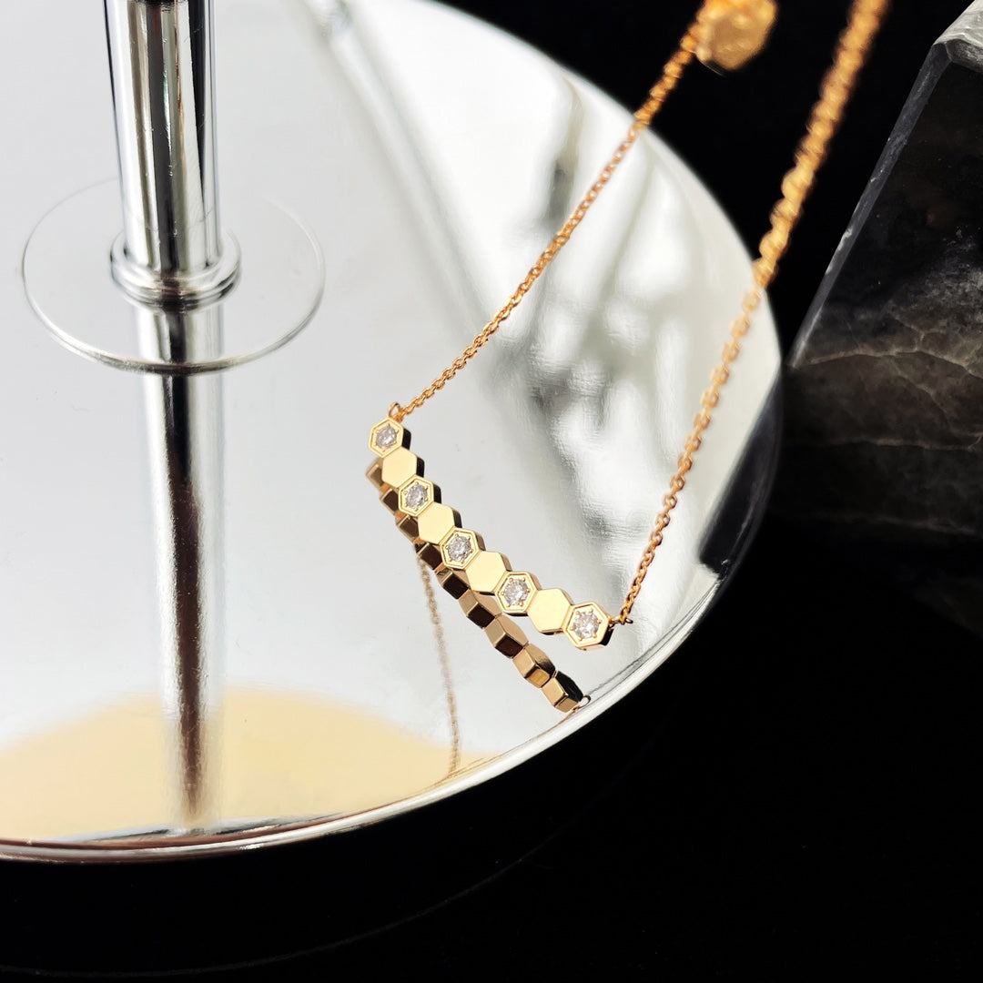 [⭐Reverie Jewels]BEE MY LOVE DIAMOND NECKLACE