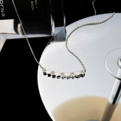 [⭐Reverie Jewels]BEE MY LOVE DIAMOND NECKLACE