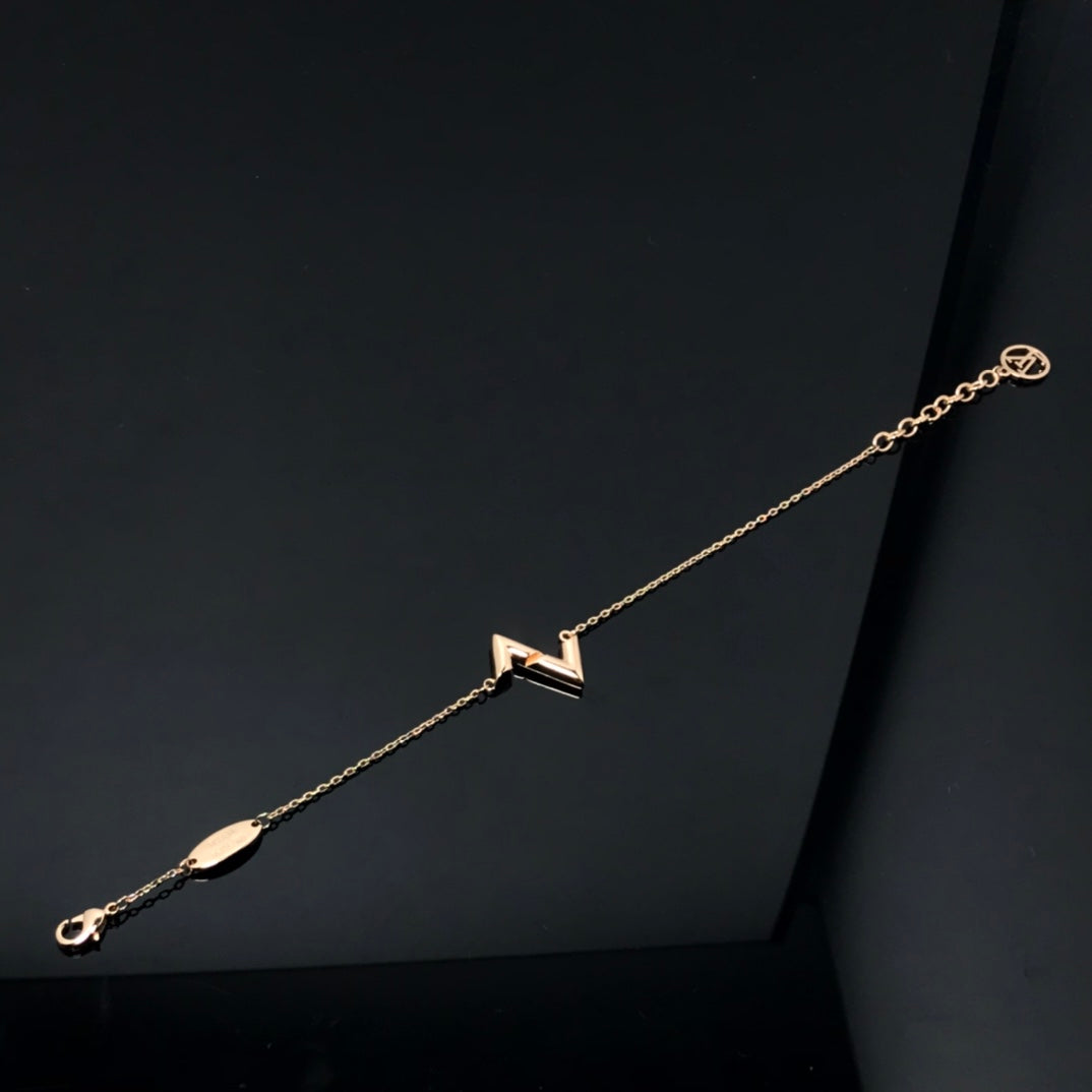 [⭐Reverie Jewels]VOLT LV LOGO BRACELET