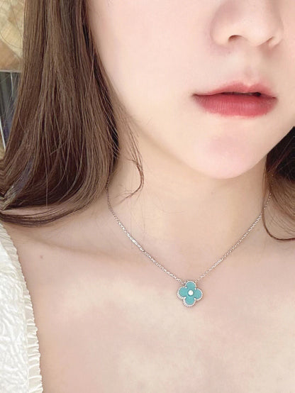 [⭐Reverie Jewels]CLOVER 1 DIAMOND LIGHT BLUE SILVER NECKLACE