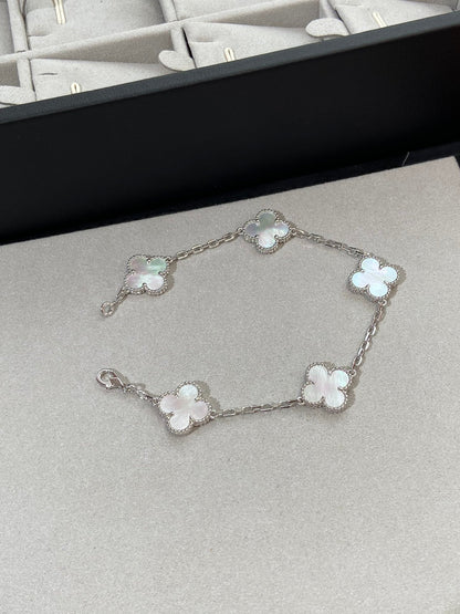 [⭐Reverie Jewels]CLOVER WHITE PEARL MOP 5 MOTIF BRACELET COLLECTION