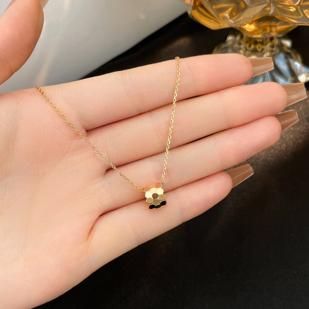 [⭐Reverie Jewels]BEE MINI NECKLACE
