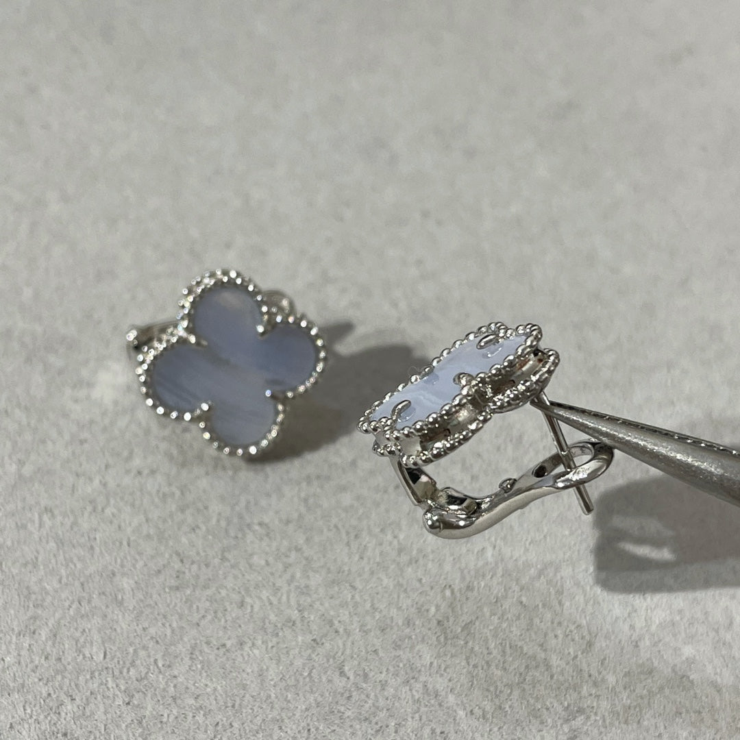 [⭐Reverie Jewels]CLOVER CHALCEDONY SILVER STUD EARRINGS