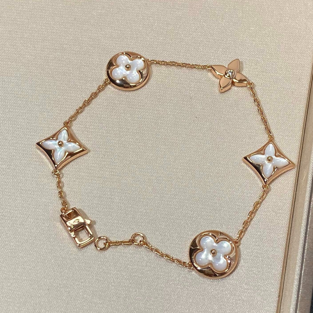 [⭐Reverie Jewels]STAR AND SUN 5 MOTIF MOP PINK GOLD BRACELET
