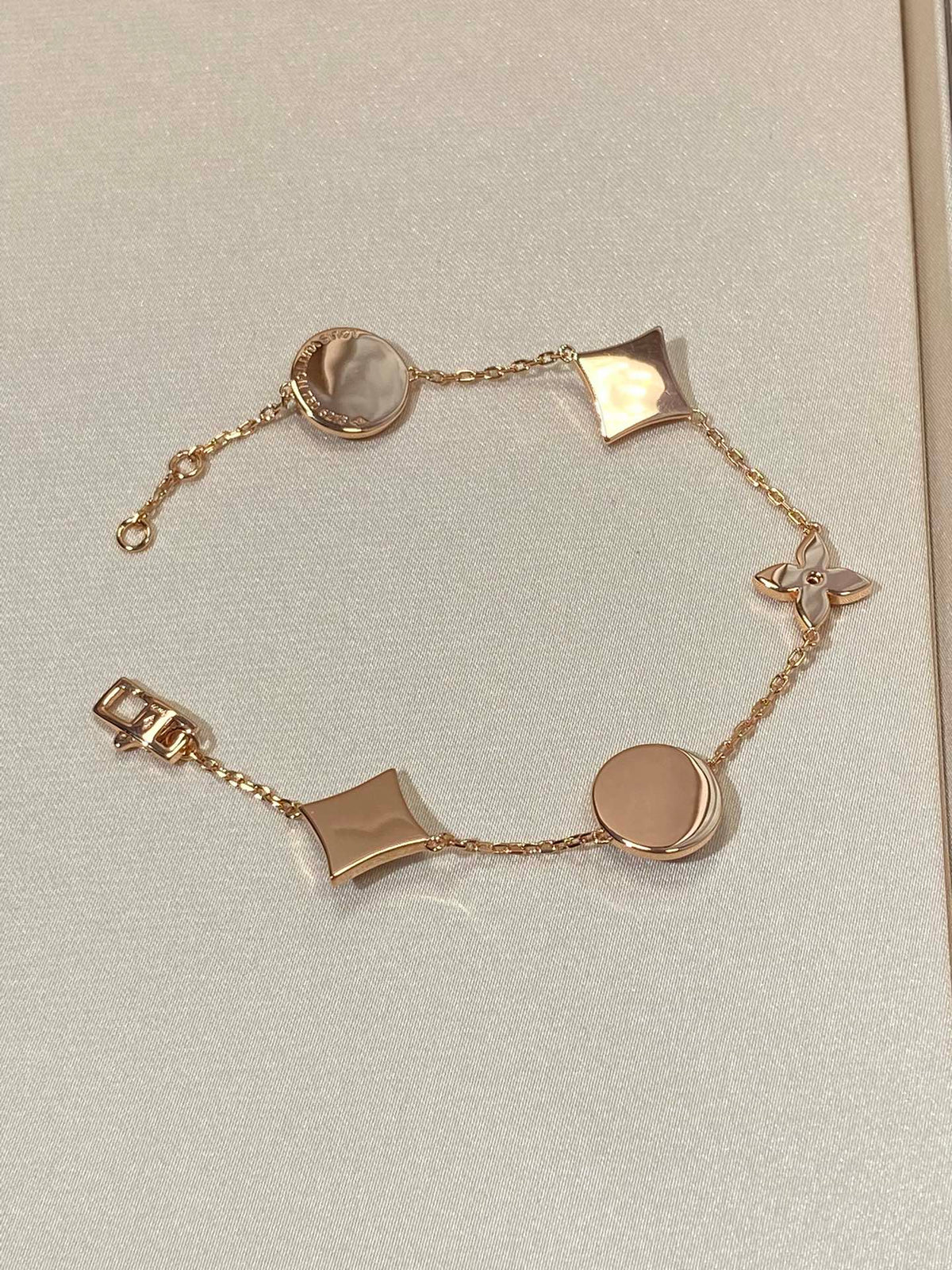 [⭐Reverie Jewels]STAR AND SUN 5 MOTIF MOP PINK GOLD BRACELET
