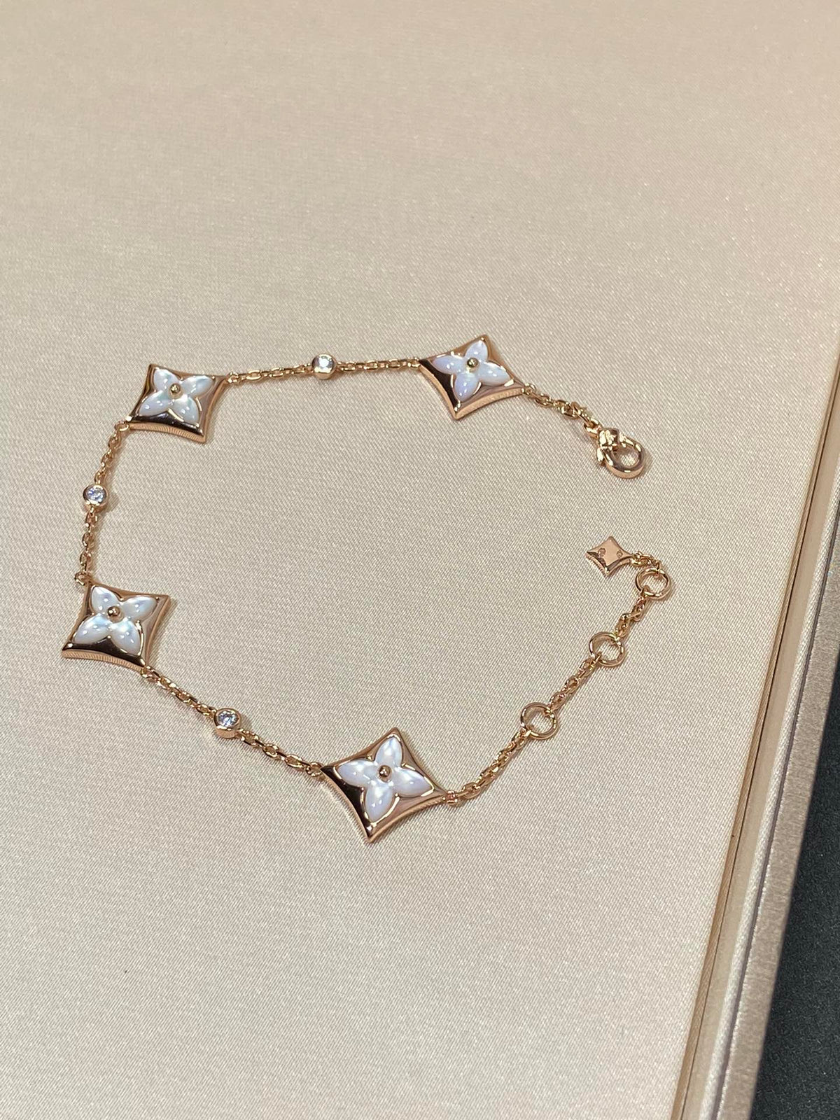 [⭐Reverie Jewels]STAR 4 MOTIF MOP DIAMOND PINK GOLD BRACELET
