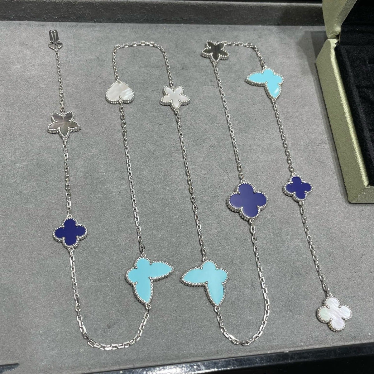 [⭐Reverie Jewels]LUCKY CLOVER SILVER 11 MOTIF NECKLACE