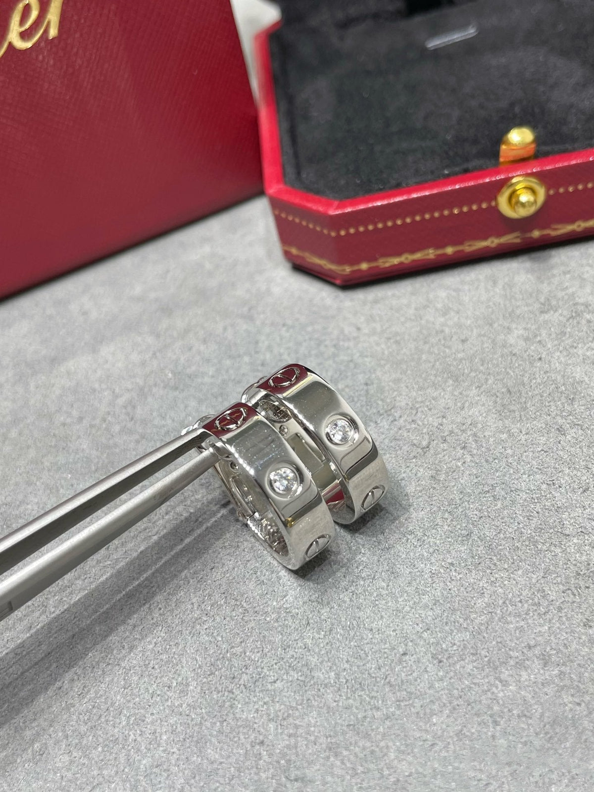 [⭐Reverie Jewels]LOVE 5.5MM 1 DIAMOND EARRINGS