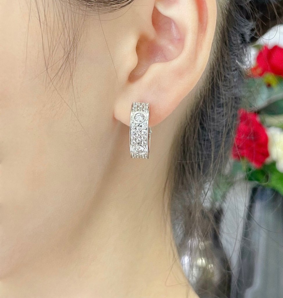 [⭐Reverie Jewels]LOVE 5.5MM DIAMOND PAVED EARRINGS