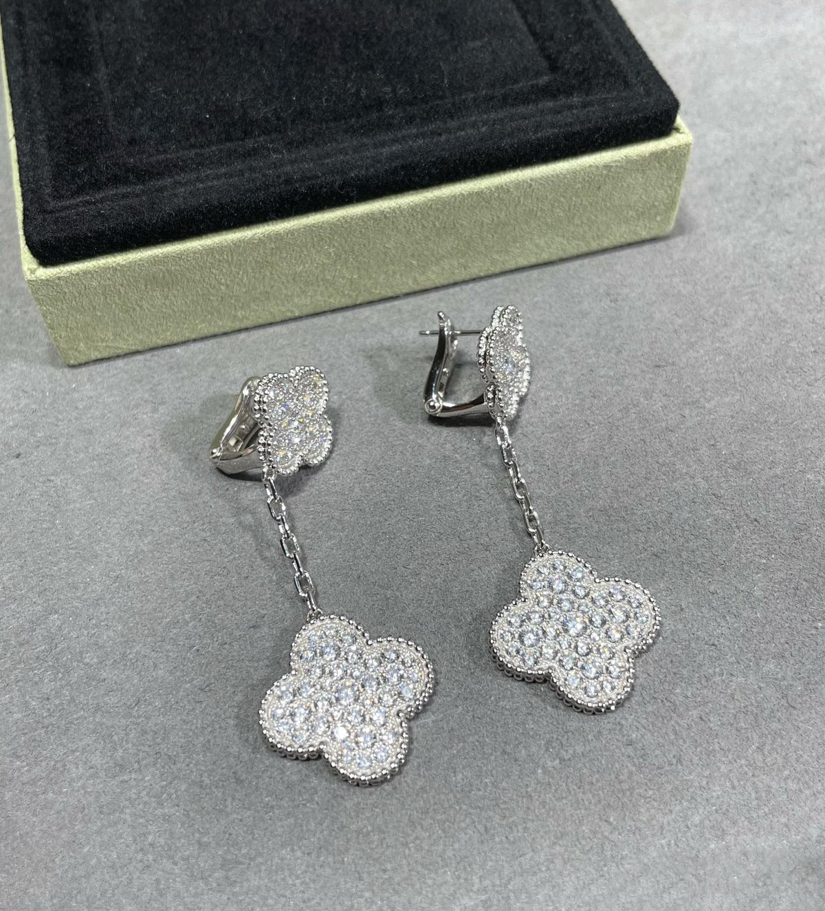 [⭐Reverie Jewels]CLOVER 2 MOTIFS DIAMOND PAVED SILVER EARRINGS