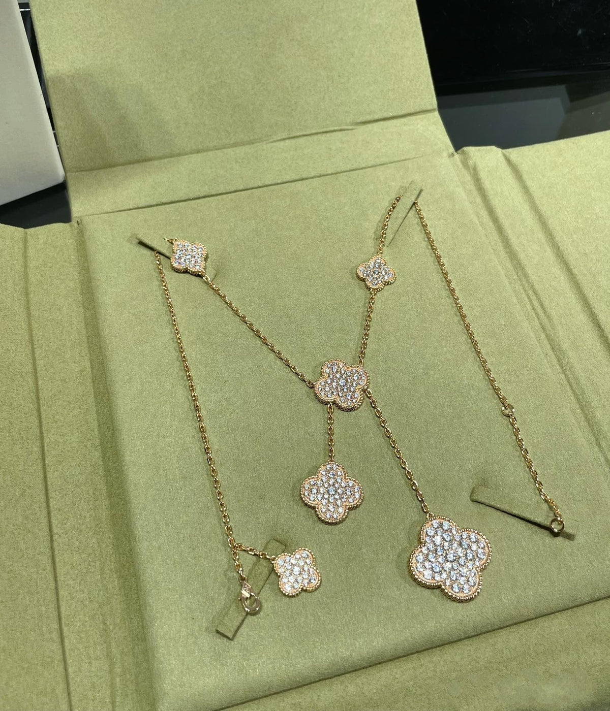 [⭐Reverie Jewels]CLOVER 6 MOTIF DIAMOND PAVED NECKLACE