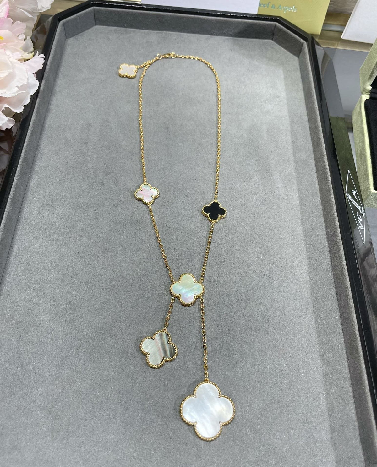 [⭐Reverie Jewels]CLOVER 6 MOTIF MOP ONYX GOLD NECKLACE
