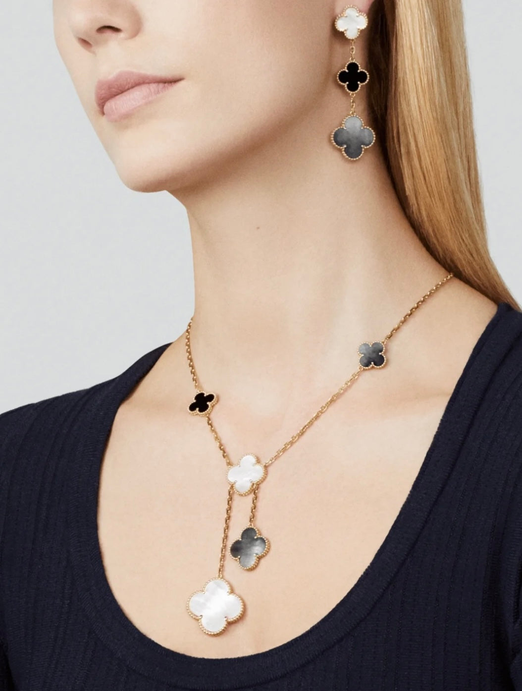 [⭐Reverie Jewels]CLOVER 3 MOTIF MOP ONYX DARK MOP PINK GOLD EARRINGS