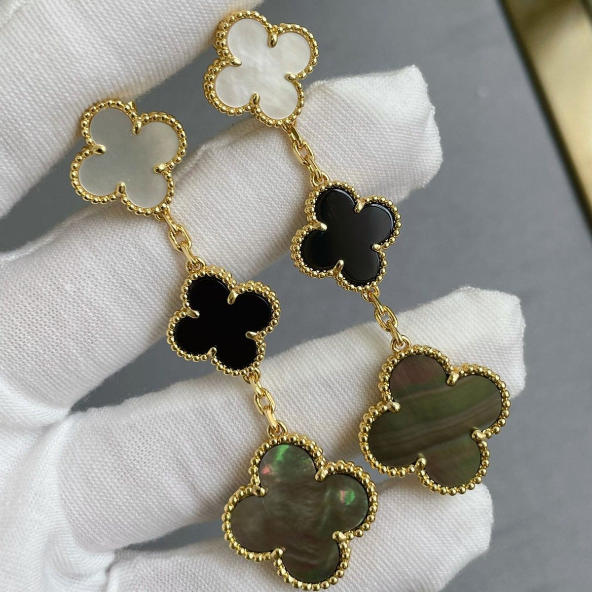 [⭐Reverie Jewels]CLOVER 3 MOTIF MOP ONYX DARK MOP PINK GOLD EARRINGS