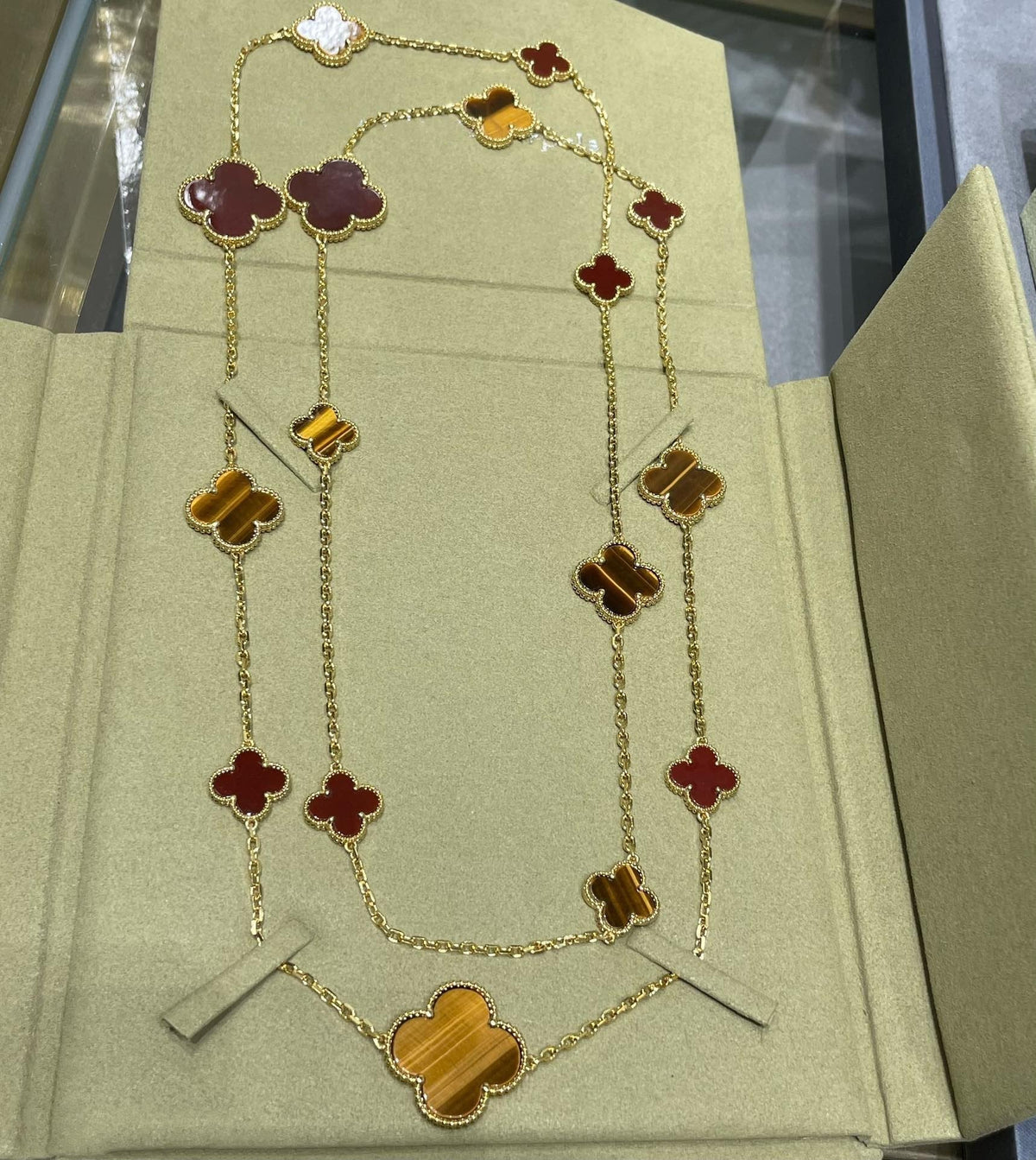[⭐Reverie Jewels]CLOVER 16 MOTIF CARNELIAN TIGER EYE ROSE GOLD NECKLACE
