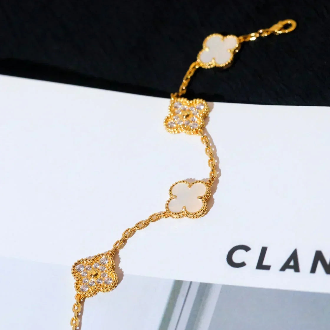 [⭐Reverie Jewels]CLOVER WHITE PEARL MOP 5 MOTIF BRACELET COLLECTION