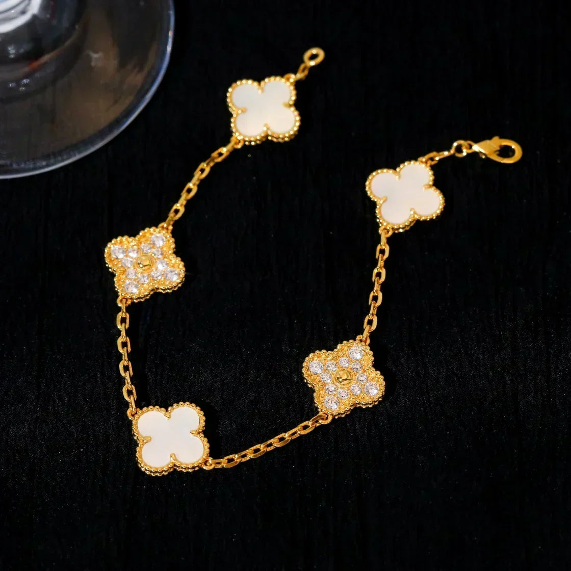 [⭐Reverie Jewels]CLOVER WHITE PEARL MOP 5 MOTIF BRACELET COLLECTION