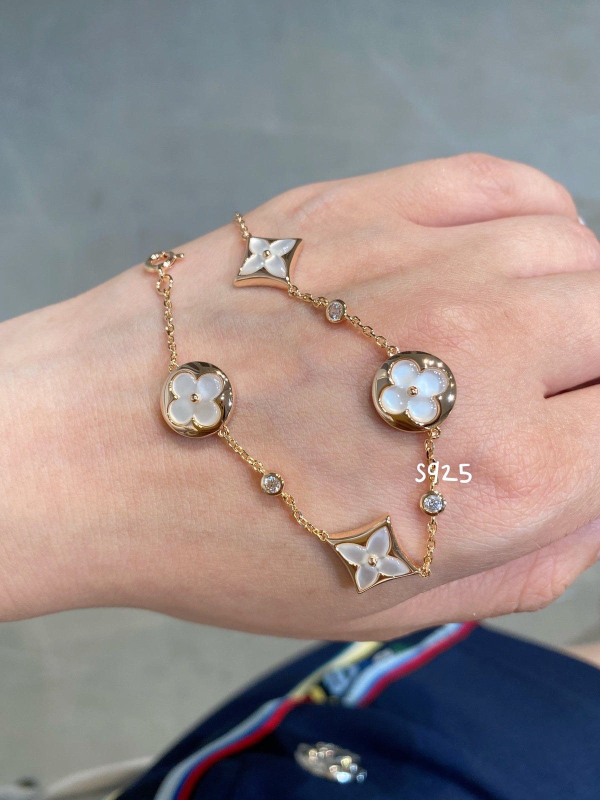 [⭐Reverie Jewels]STAR AND SUN 4 MOTIF WHITE MOP PINK GOLD BRACELET