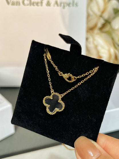 [⭐Reverie Jewels]CLOVER ROCK CRYSTAL ROSE GOLD NECKLACE
