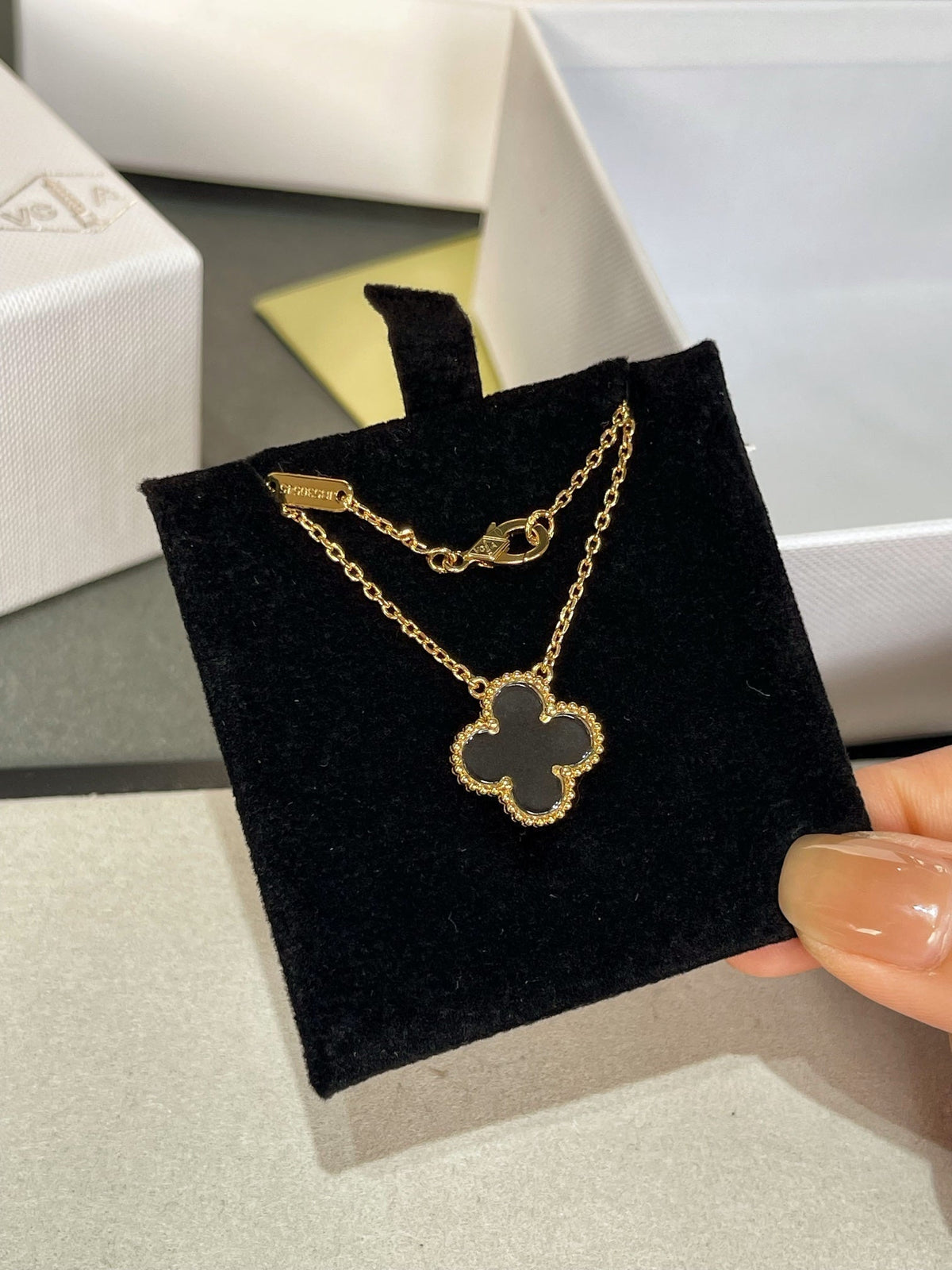 [⭐Reverie Jewels]CLOVER ROCK CRYSTAL ROSE GOLD NECKLACE