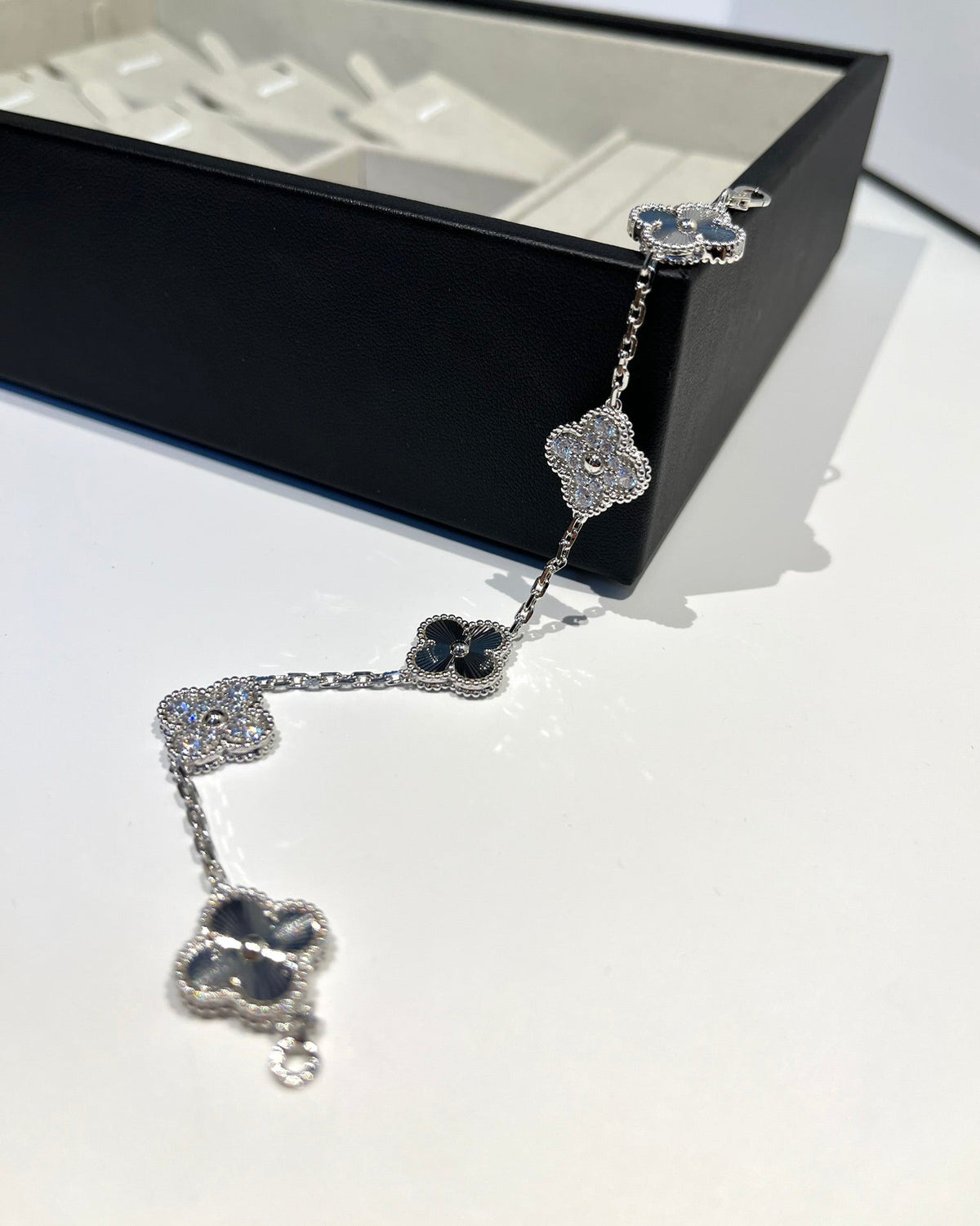 [⭐Reverie Jewels] CLOVER 5 MOTIF LASER BRACELET COLLECTION