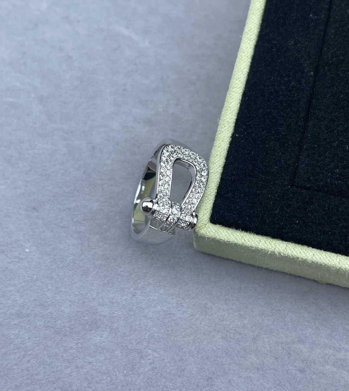 [⭐Reverie Jewels]Wide Hoof-Shaped Diamond-Studded Ring