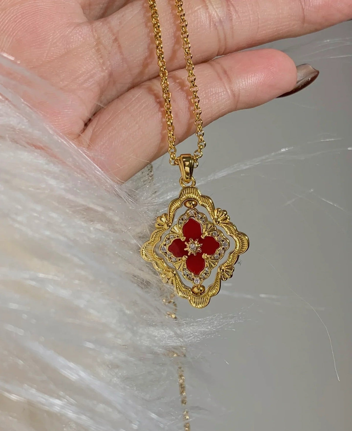 [⭐Reverie Jewels] B.C.L ENAMEL ROTATING SINGLE-DIAMOND NECKLACE（Various colors）