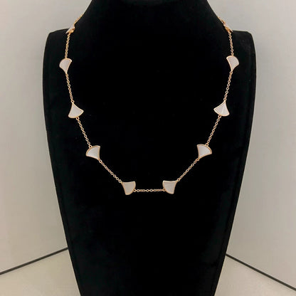 [⭐Reverie Jewels]NEW ARRIVAL: TEN-FLOWER DRESS AND GOLD NECKLACE