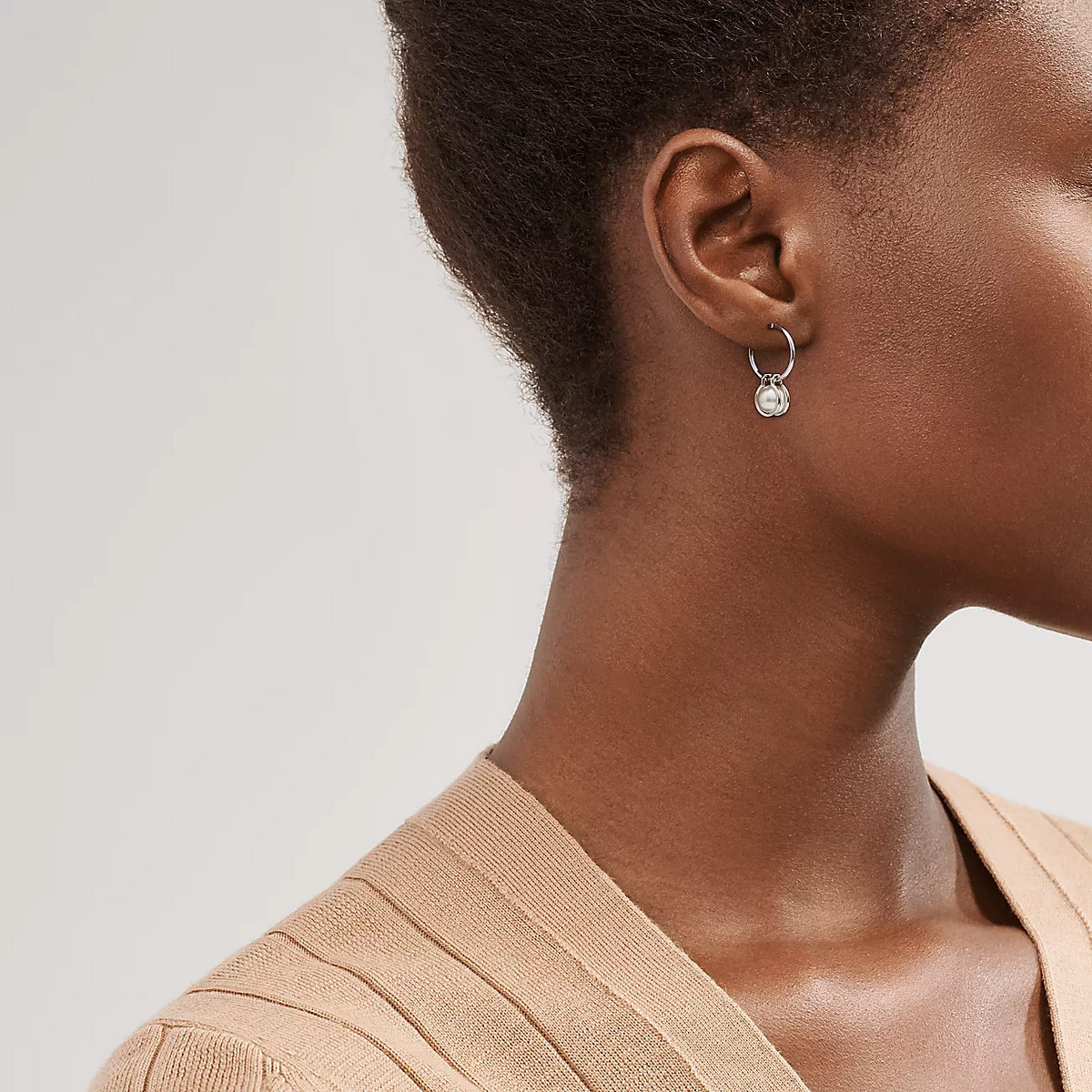 [Reverie Jewels]PEARL HOOP SILVER EARRINGS