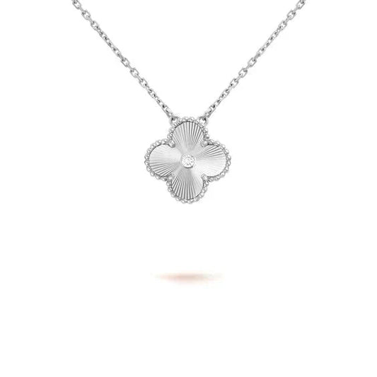 [⭐Reverie Jewels]CLOVER  15MM DIAMOND LASER NECKLACE SILVER