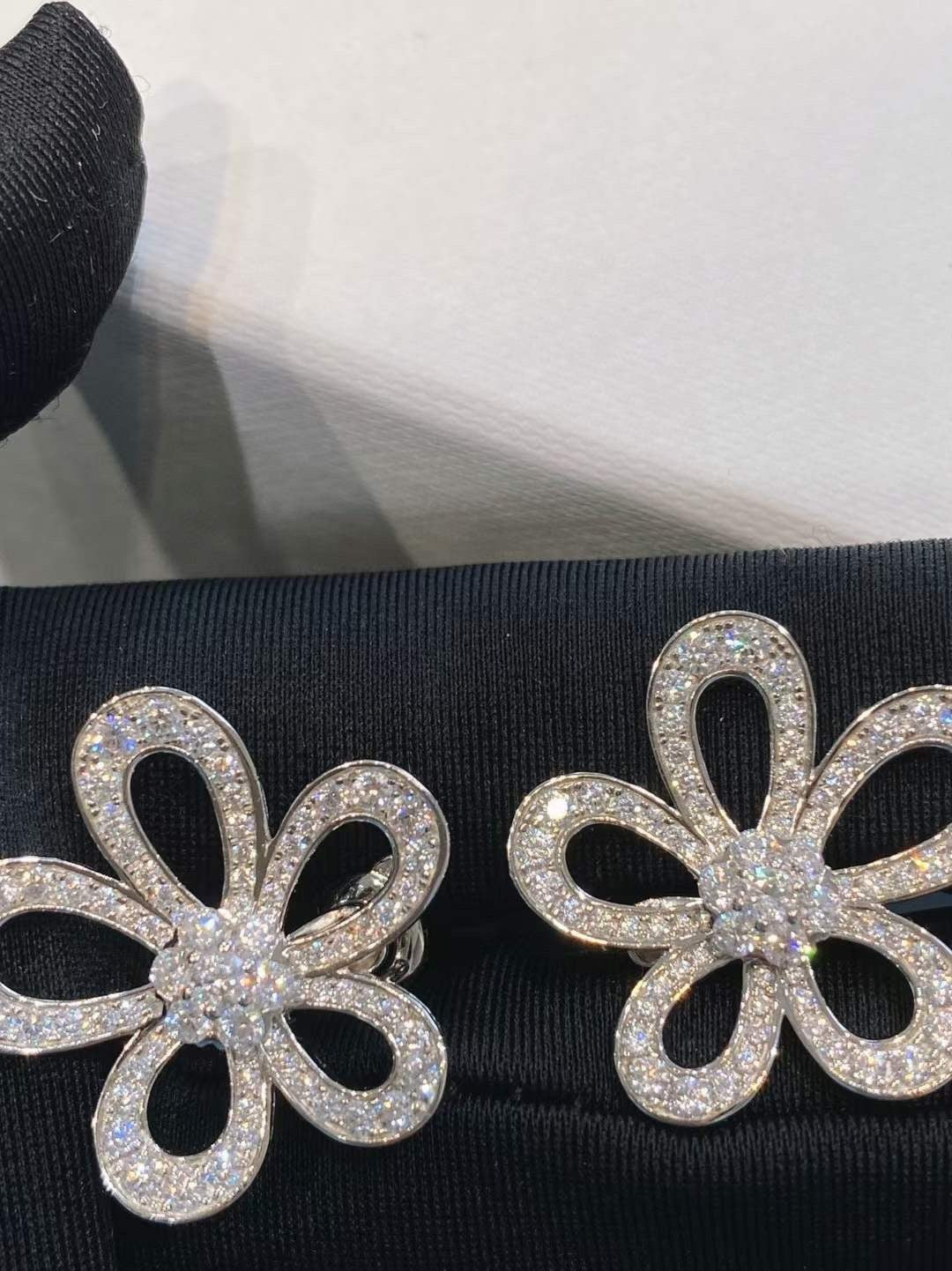 [⭐Reverie Jewels]FLOWERLACE EARRINGS FULL DIAMONDS