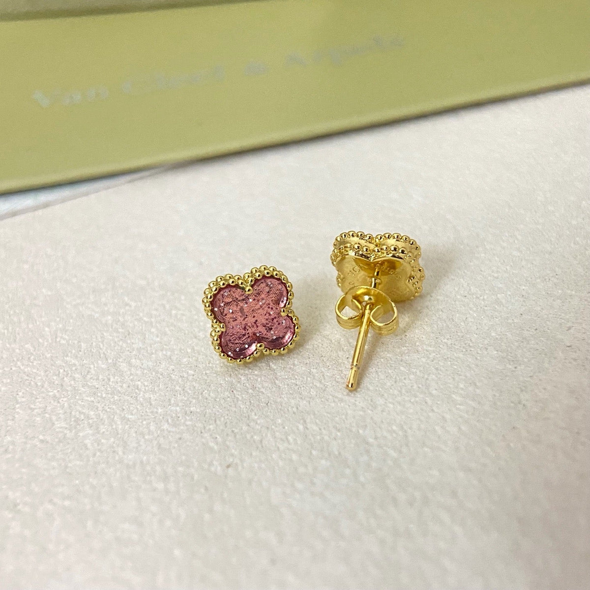 [⭐Reverie Jewels]2026 NEW MINI CLOVER 1 MOTIF  BUBBLE PINK ENAMEL