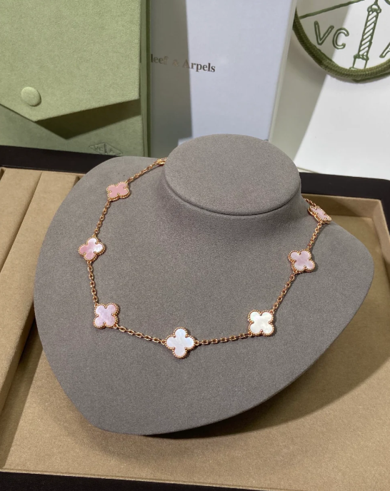 [⭐Reverie Jewels Jewellery] Pink Necklace with Ten Clover Designs