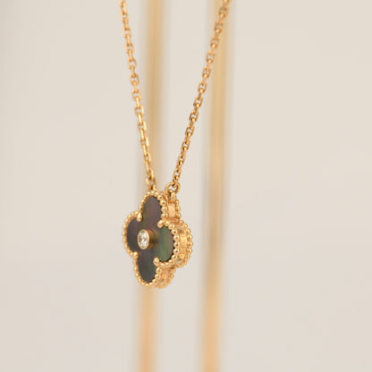 [⭐Reverie Jewels]CLOVER 15MM DIAMOND AND MOTHER-OF-GREY NECKLACE