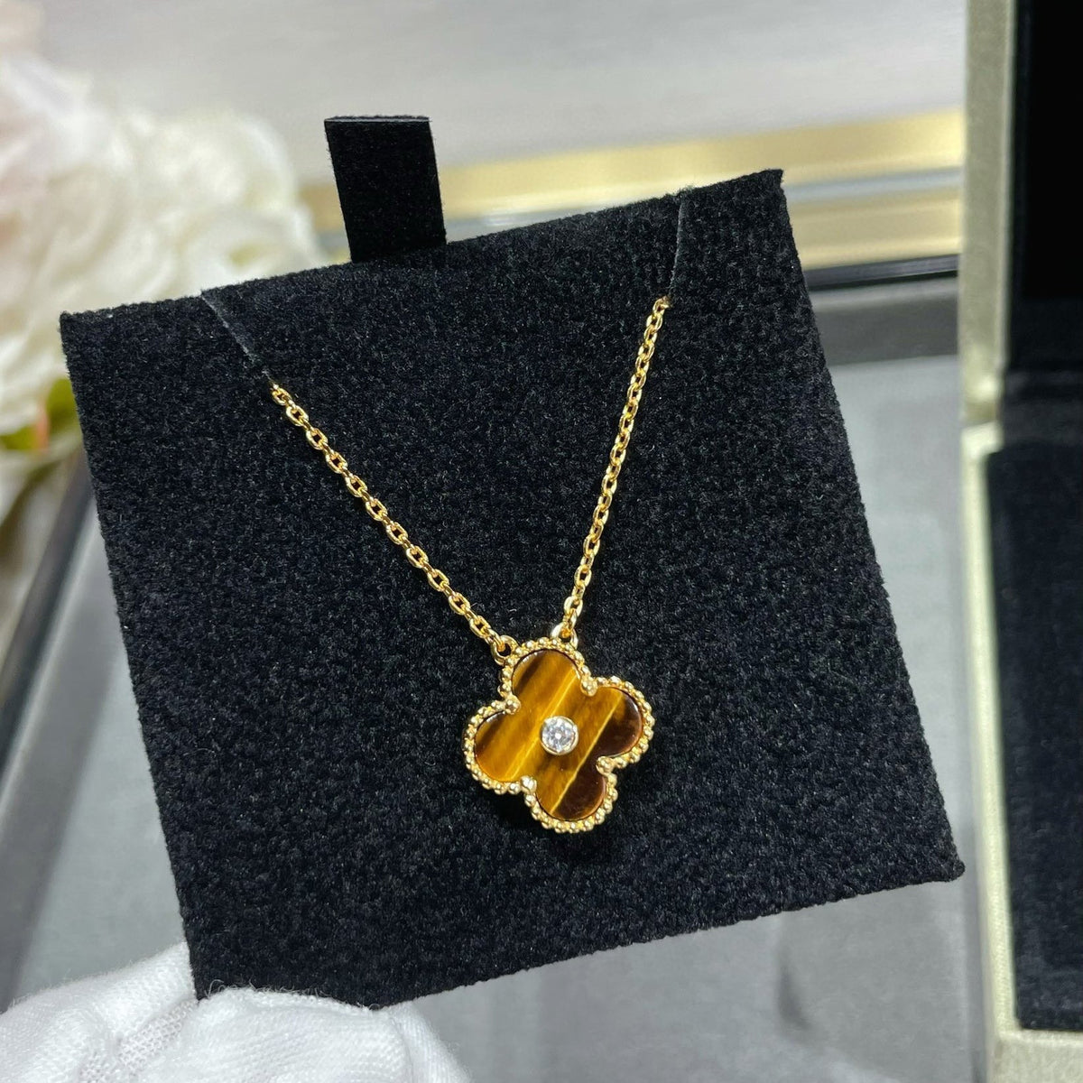 [⭐Reverie Jewels]CLOVER 15MM DIAMOND AND YELLOW TIGER'S EYE AGATE necklace