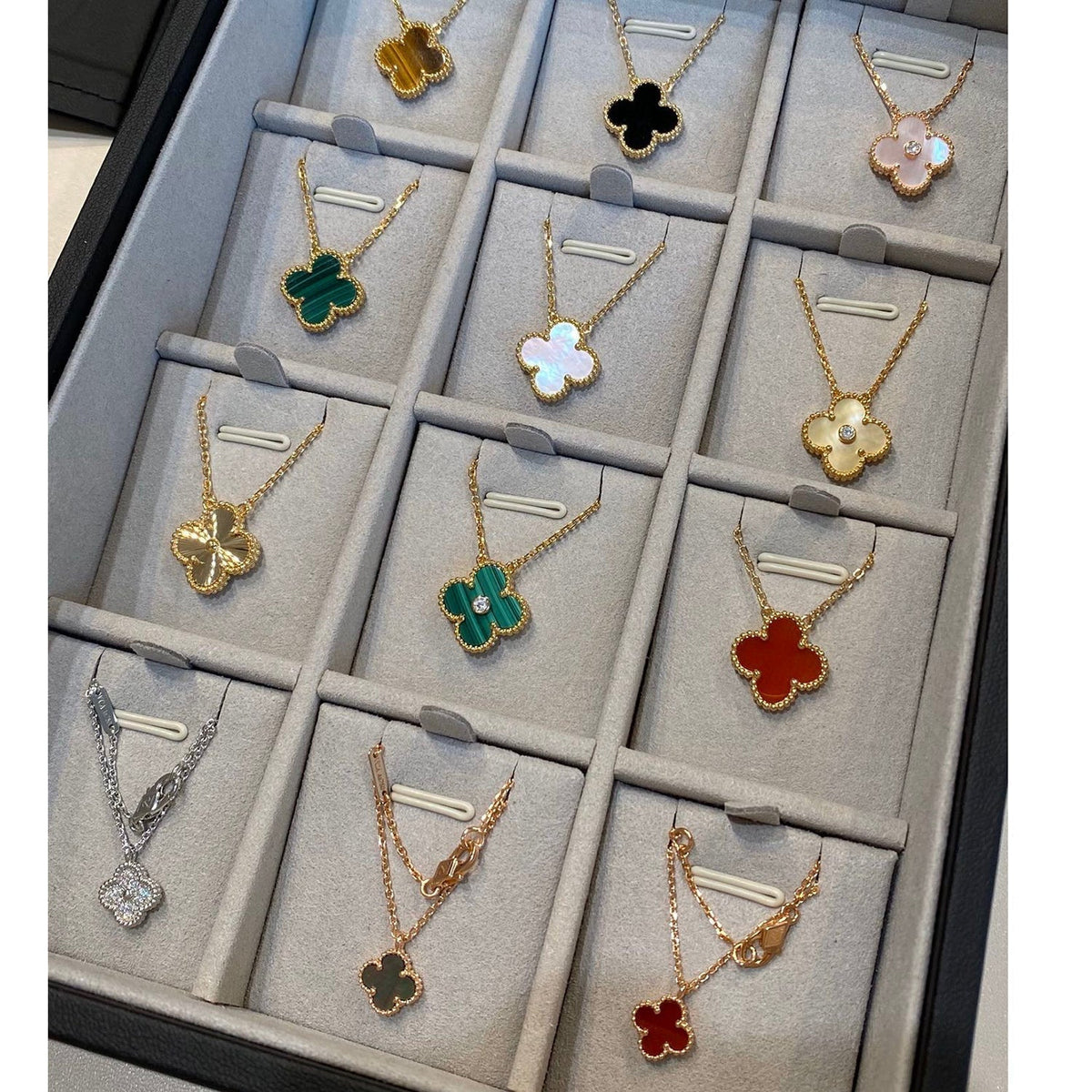 [⭐Reverie Jewels]CLOVER 15MM LASER NECKLACE