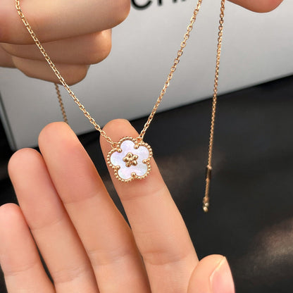 [⭐Reverie Jewels]LUCKY  WHITE MOP  PLUM BLOSSOM NECKLACE