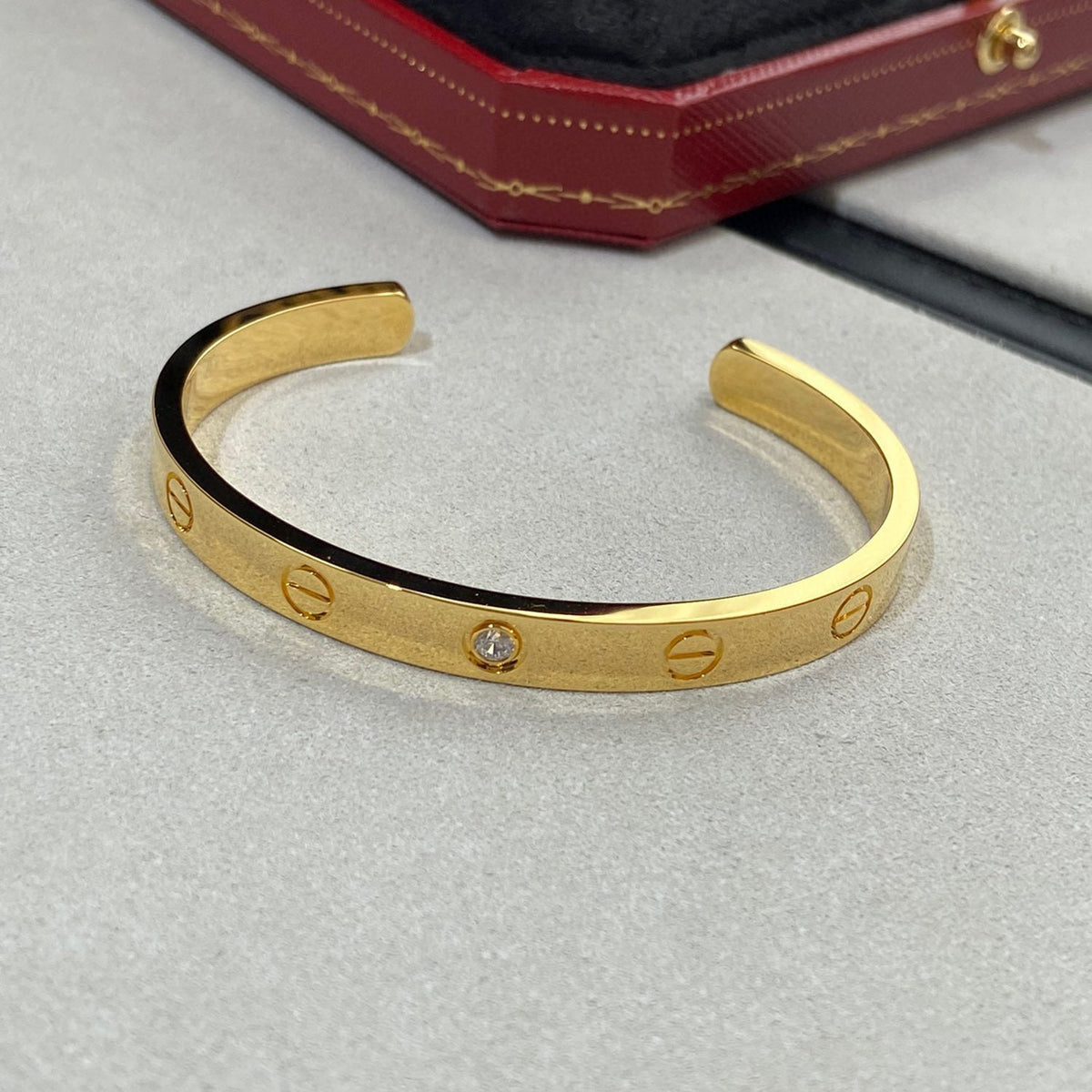 [⭐Reverie Jewels]LOVE BRACELET 6.1MM 1 DIAMOND OPEN CUFF