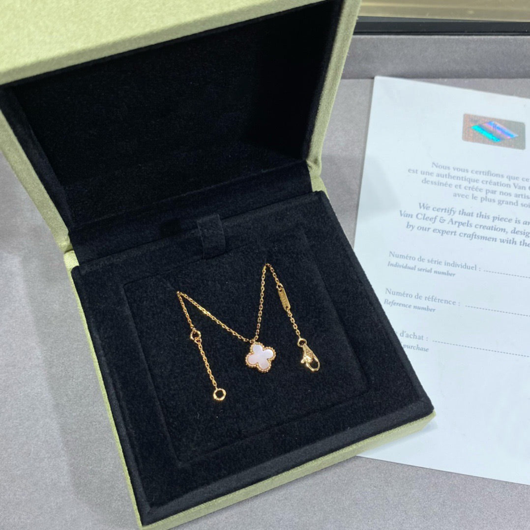[⭐Reverie Jewels]CLOVER 15MM PINK MOTHER-OF-PEARL SINGLE FLOWER NECKLACE