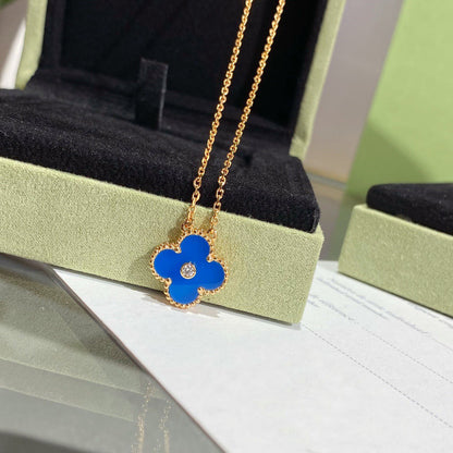 [⭐Reverie Jewels]CLOVER 15MM DIAMOND AND BLUE AGATE NECKLACE