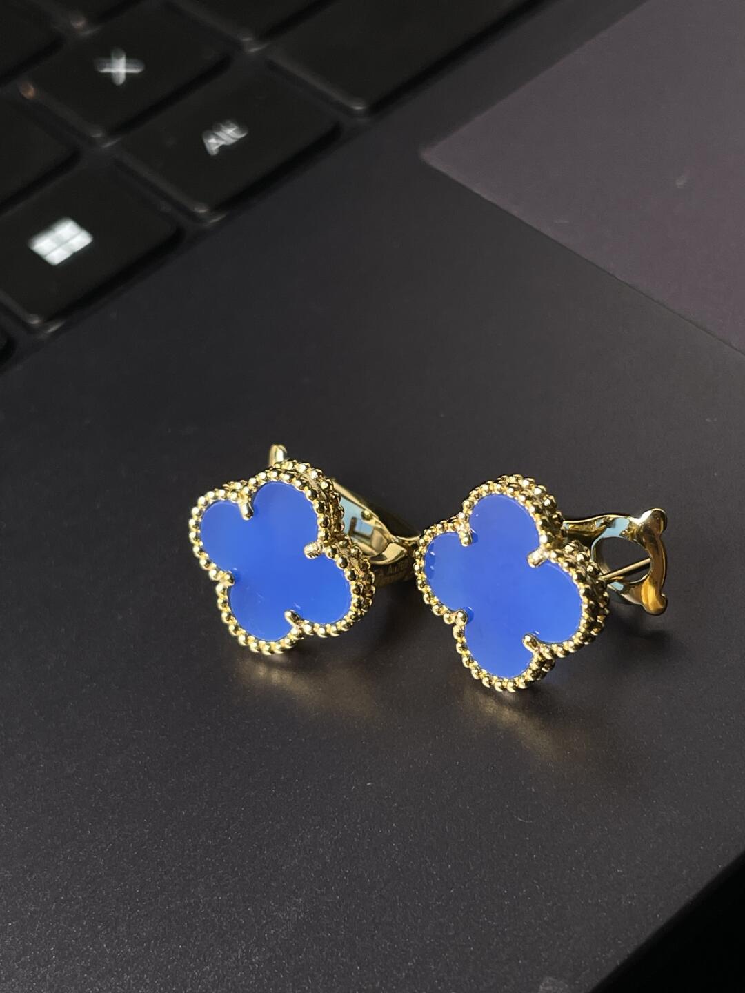 [⭐Reverie Jewels] CLOVER LARGE (20mm) 1 MOTIFS BLUE MOP STUD EARRINGS