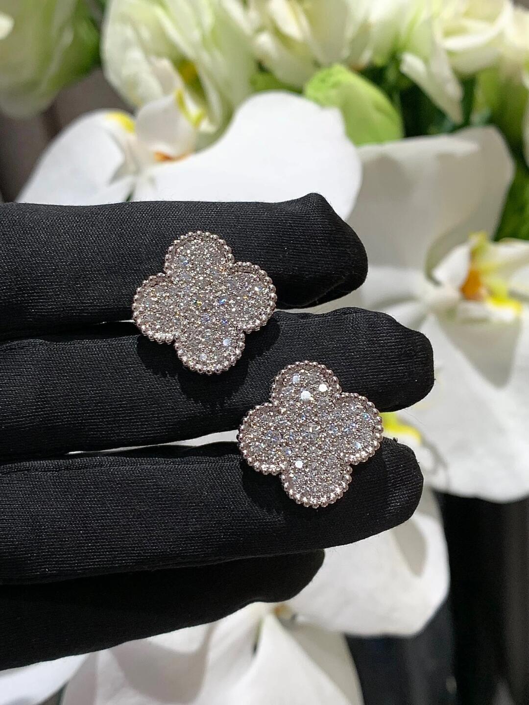 [⭐Reverie Jewels]CLOVER 20MM MOTIFS DIAMOND STUD EARRINGS SILVER