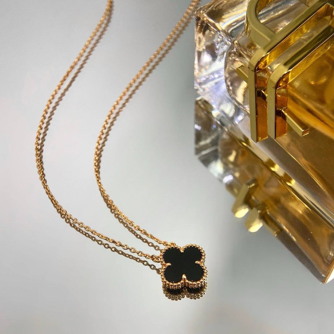 [⭐Reverie Jewels]CLOVER 15MM BLACK ONYX SINGLE FLOWER NECKLACE