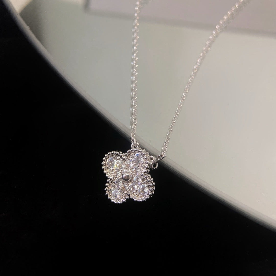 [⭐Reverie Jewels]CLOVER 15MM DIAMOND SINGLE FLOWER NECKLACE