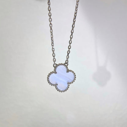 [⭐Reverie Jewels]CLOVER 15MM BLUE CHALCEDONY NECKLACE SILVER